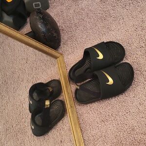 Boys nike sandals